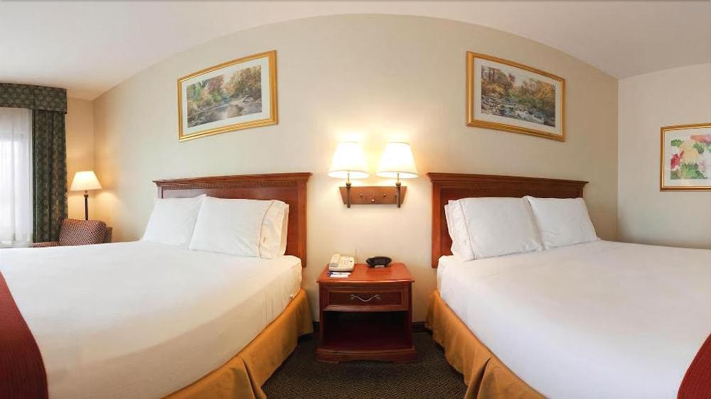 Holiday Inn Express Hotel & Suites Canton By Ihg Exteriör bild