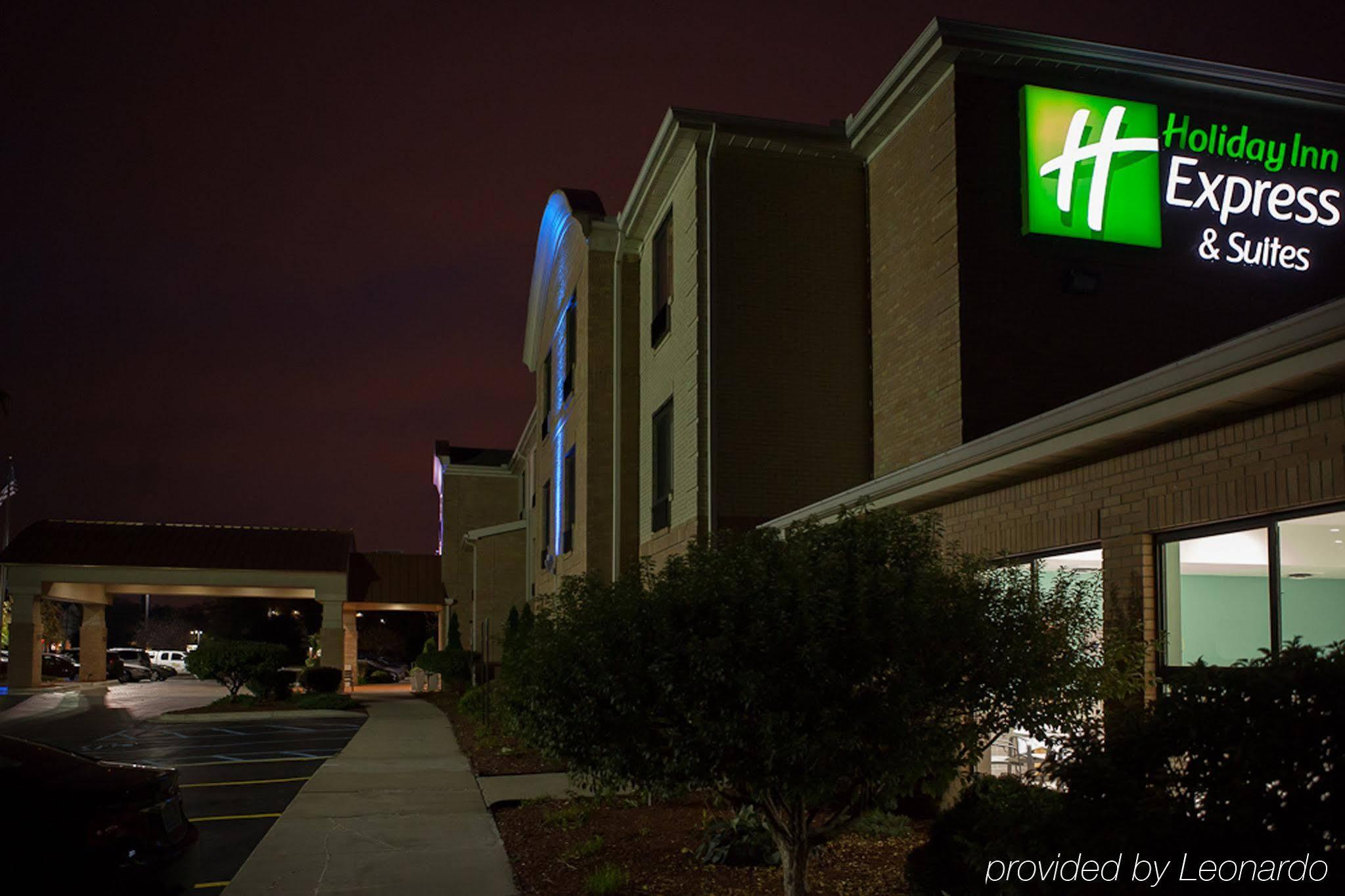 Holiday Inn Express Hotel & Suites Canton By Ihg Exteriör bild