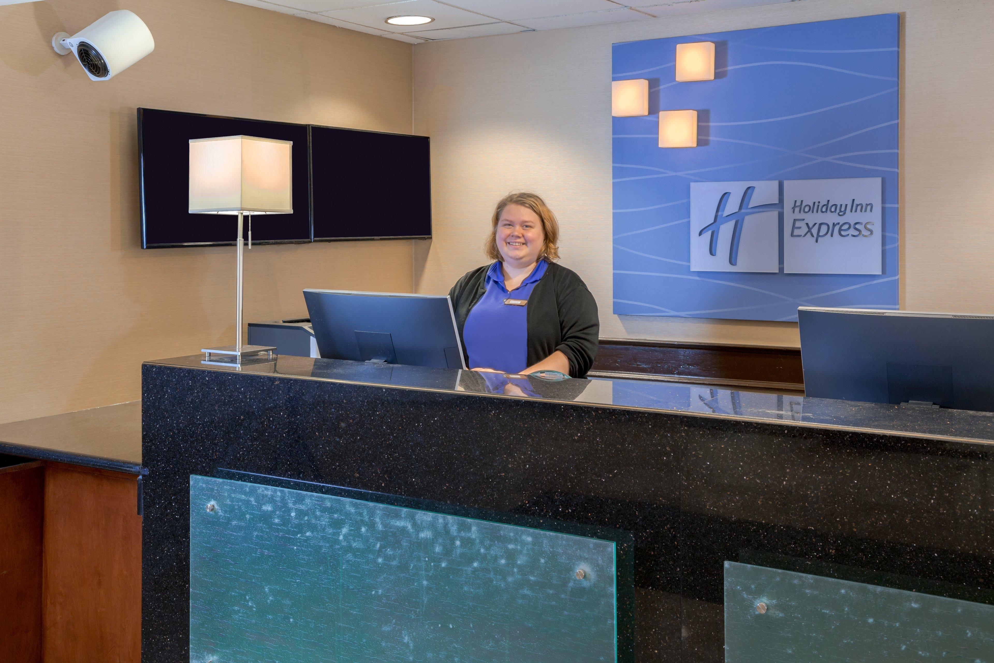 Holiday Inn Express Hotel & Suites Canton By Ihg Exteriör bild