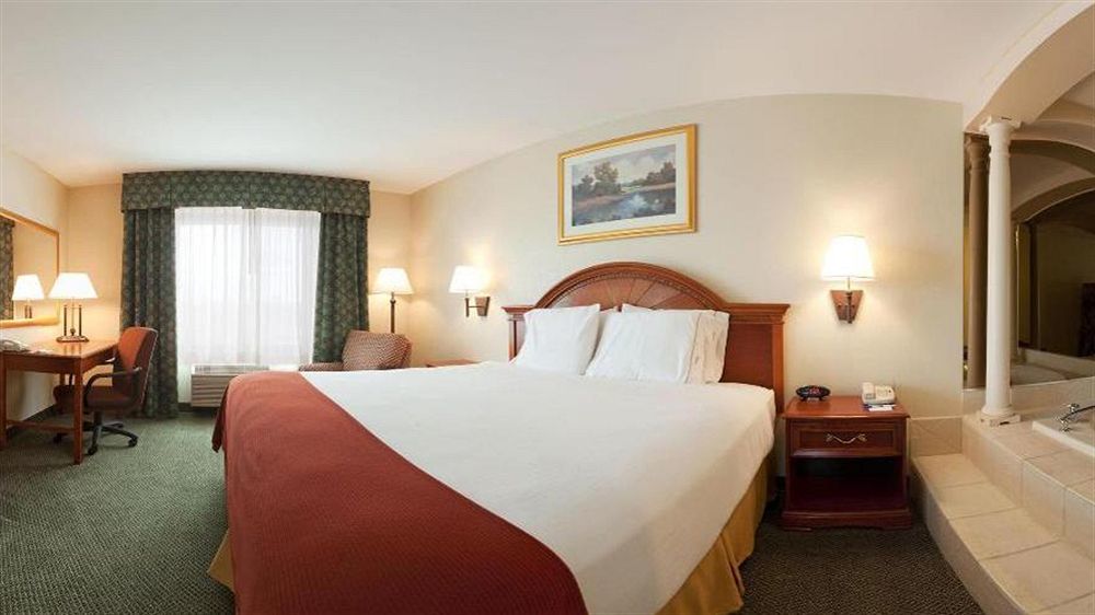 Holiday Inn Express Hotel & Suites Canton By Ihg Exteriör bild