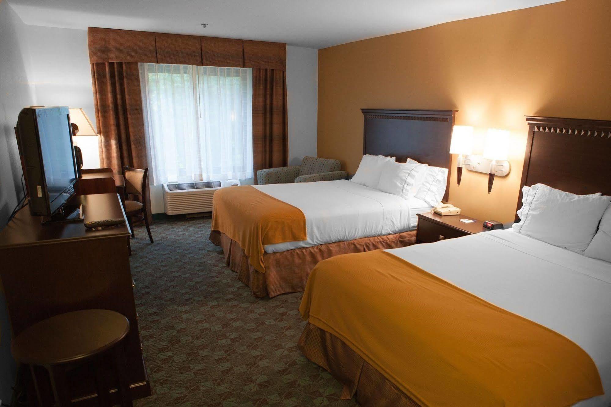 Holiday Inn Express Hotel & Suites Canton By Ihg Exteriör bild