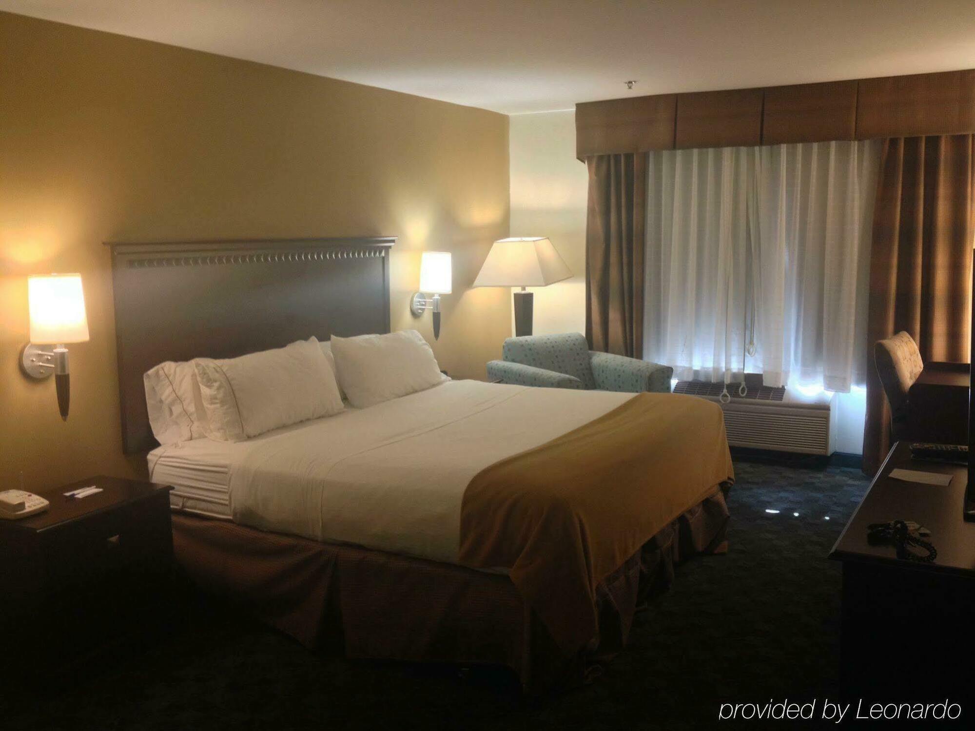 Holiday Inn Express Hotel & Suites Canton By Ihg Exteriör bild