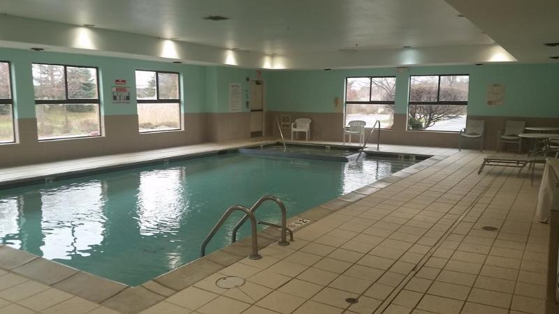 Holiday Inn Express Hotel & Suites Canton By Ihg Exteriör bild